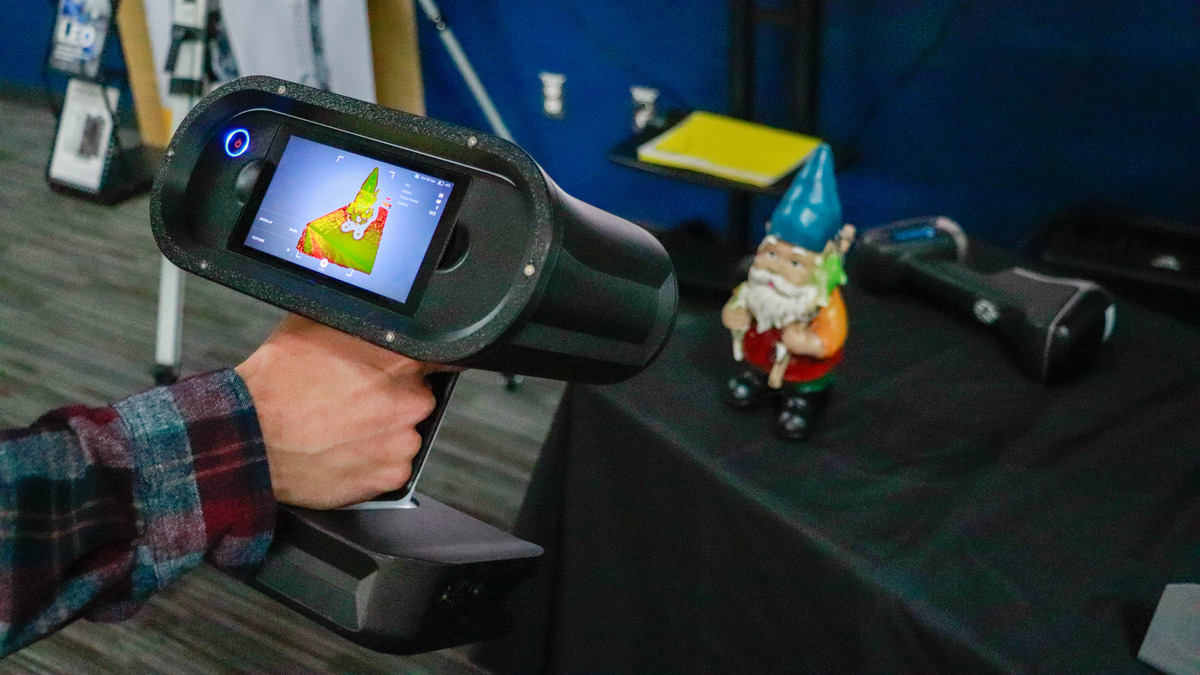 A demonstration of the 3D scanner at the Athabasca Architectural Maker Space